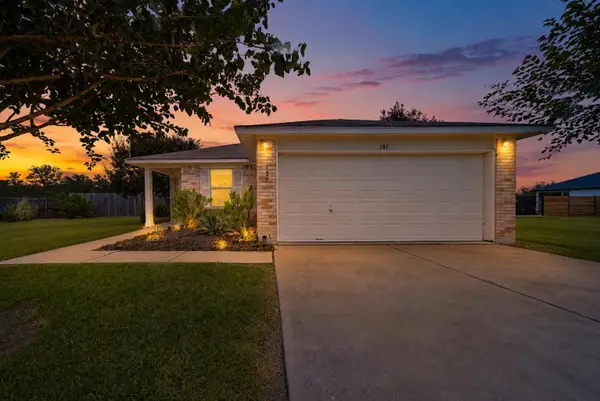 137 Hay Meadow Rd, Cedar Creek, TX 78612