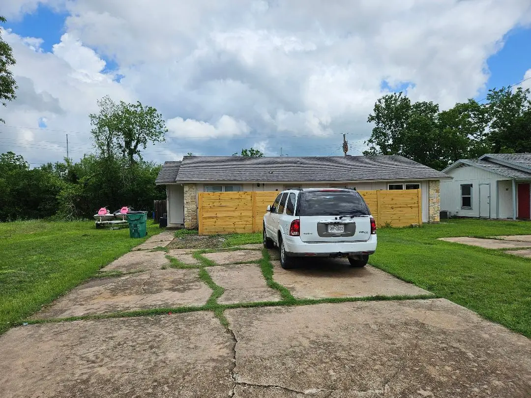 516 Lenora Dr, Taylor, TX 76574 - #1