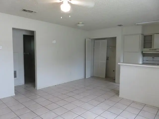 516 Lenora Dr, Taylor, TX 76574 - #3