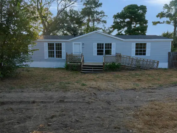 1227 Highway 71 W, Smithville, TX 78957