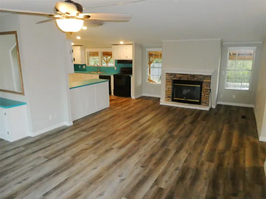 1227 Highway 71 W, Smithville, TX 78957 - #3