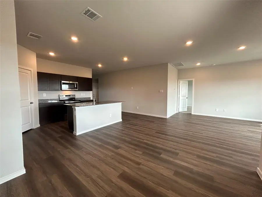 210 Perry Pl, Rockdale, TX 76567 - #3