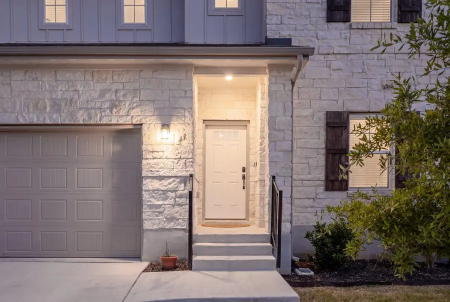 105 Greenspire Downs Dr, Hutto, TX 78634 - #2