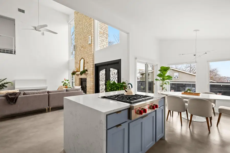 1813 Crooked Ln, Austin, TX 78741 - #2