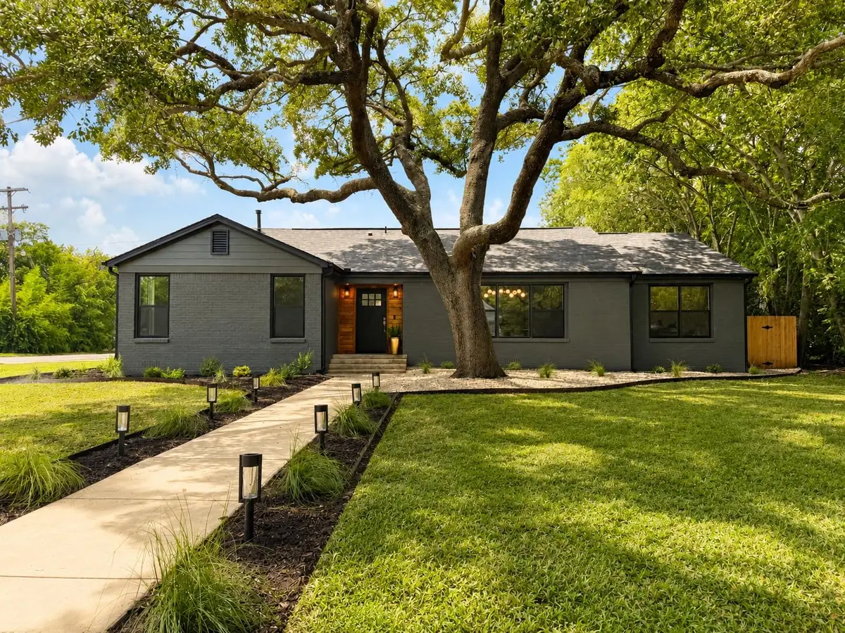 1200 Spruce St, Lockhart, TX 78644 - #1