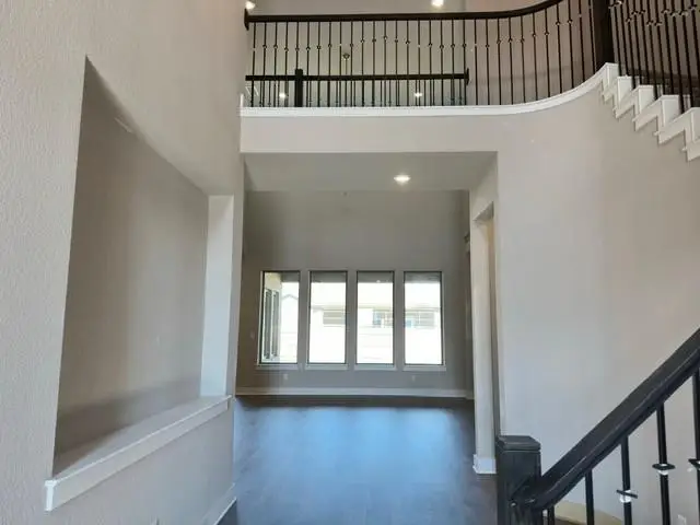 812 S Hemingway Loop, Liberty Hill, TX 78642 - #3