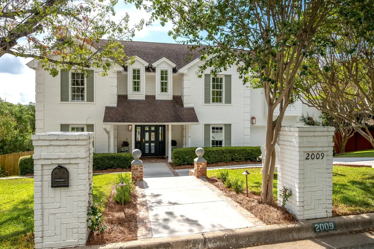 2009 Port Royal Dr, Austin, TX 78746 - #1