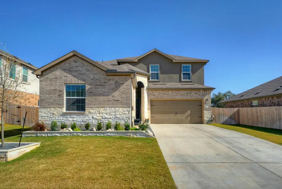 1200 Acorn Oak Dr, Georgetown, TX 78628 - Image #2
