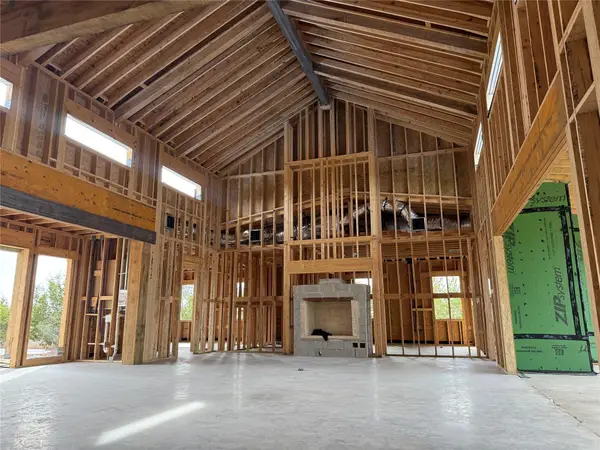 682 Evergreen Cir, Round Mountain, TX 78663