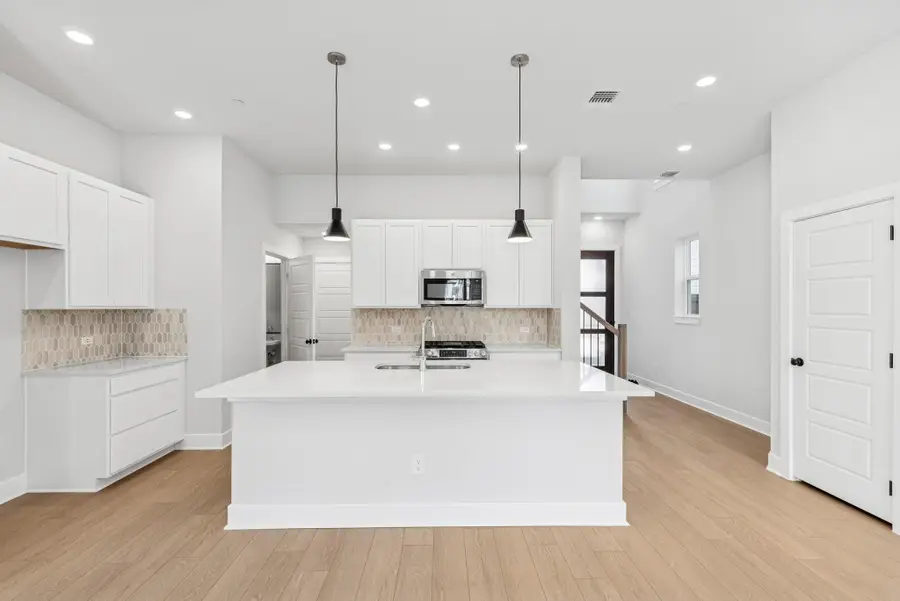 813 Venus Cir, Round Rock, TX 78664 - Image #2