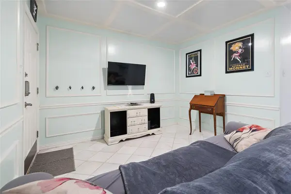 2450 Ashdale Dr #D-206, Austin, TX 78757