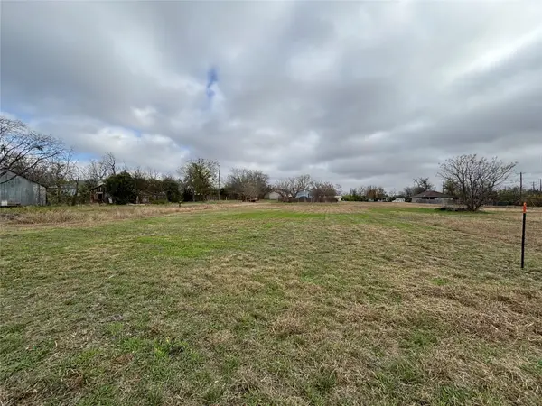 1302 Frink St, Taylor, TX 76574