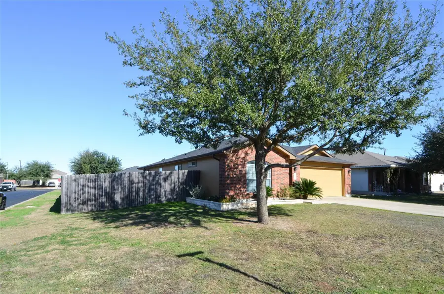 107 Adamae Ln, Hutto, TX 78634 - Image #3