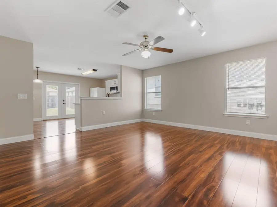 5220 Hutchinson Dr, Austin, TX 78723 - #3