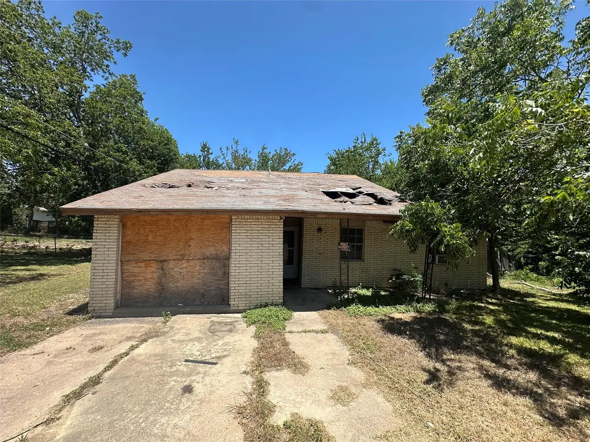 506 Forest Ct, Taylor, TX 76574 - #1