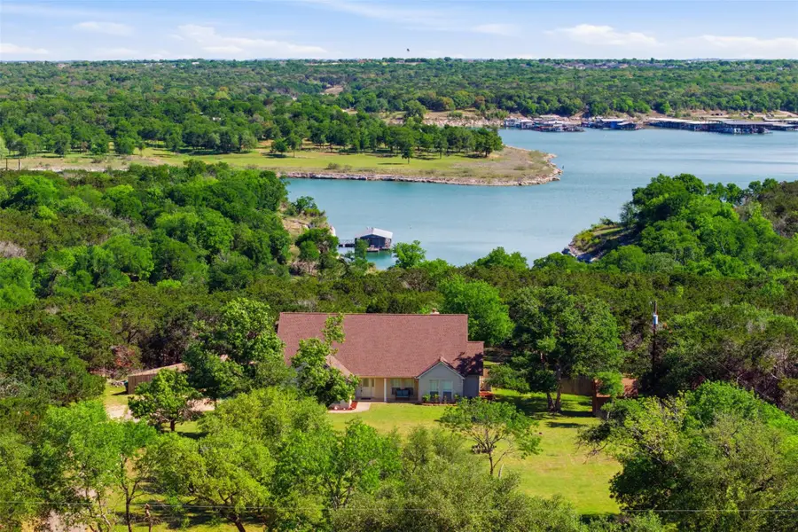 71 Wrangler Dr, Morgans Point Resort, TX 76513 - #2