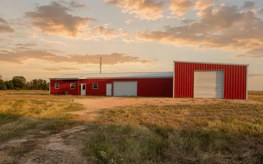 5043 Old Waelder Rd, Flatonia, TX 78941 - #2
