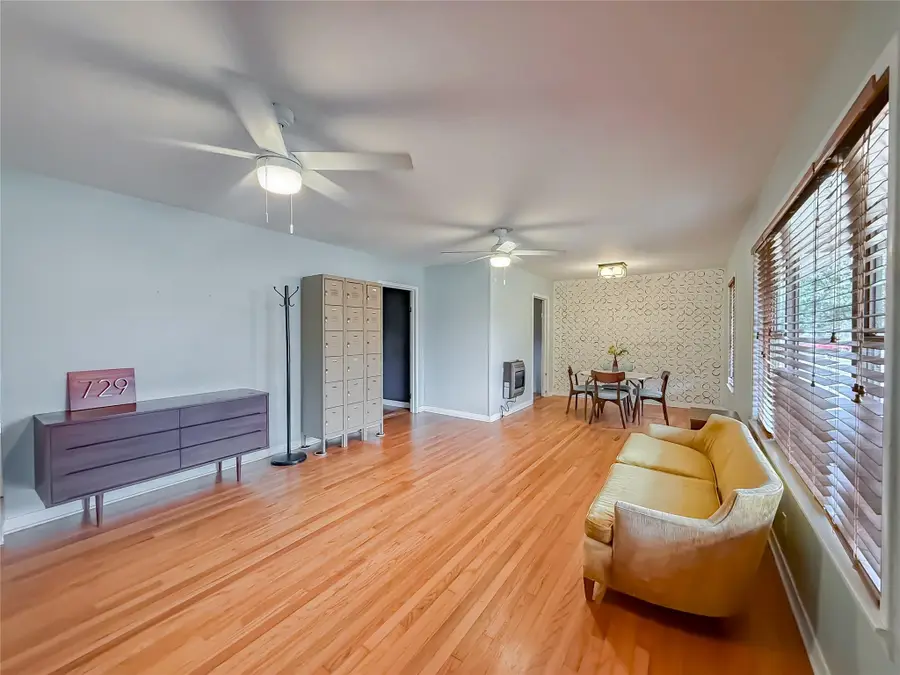 729 N Main St, Lexington, TX 78947 - #3