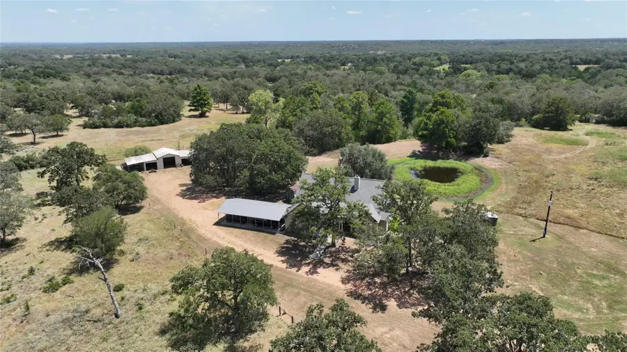 213 Joe Cole Ln, Smithville, TX 78957 - #2