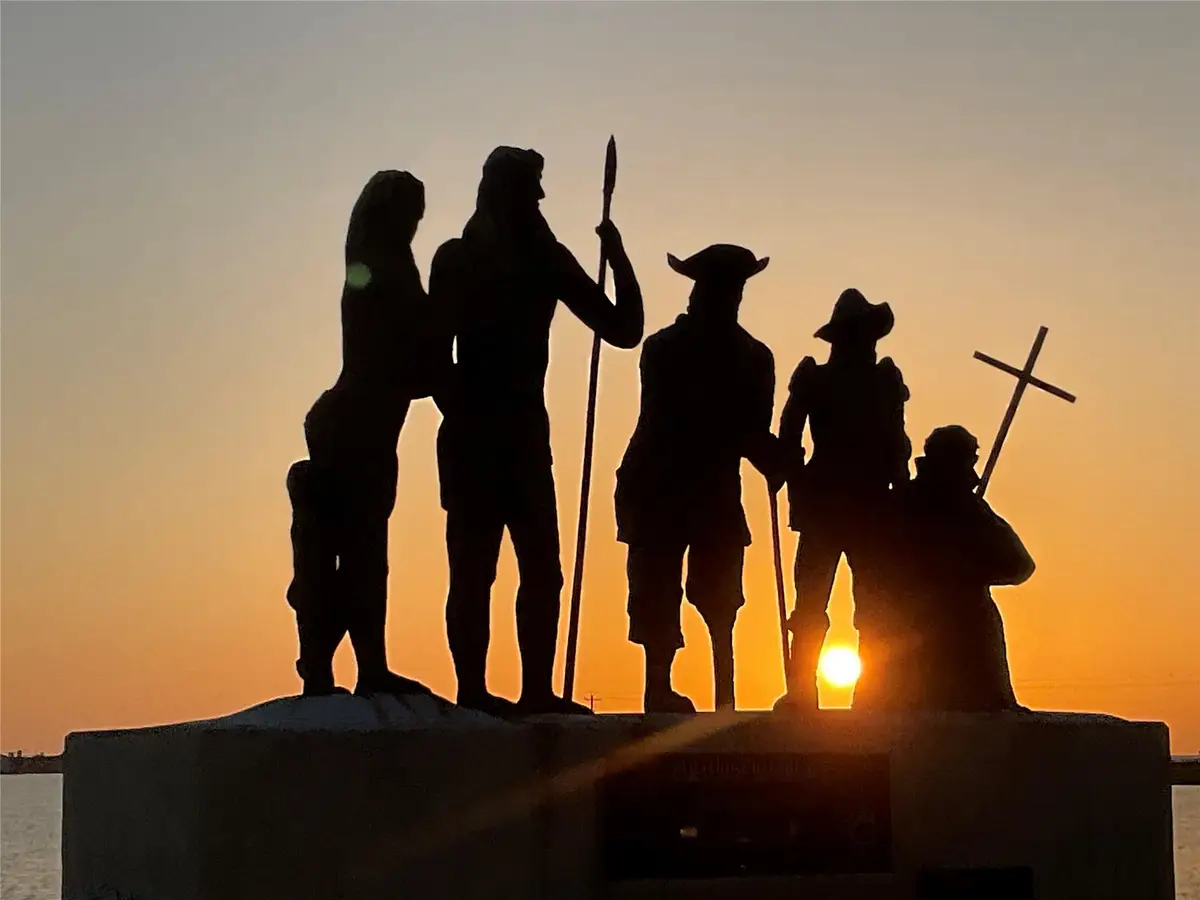 322 Whispering Woods Dr, Rockport, TX 78382 - Image #1