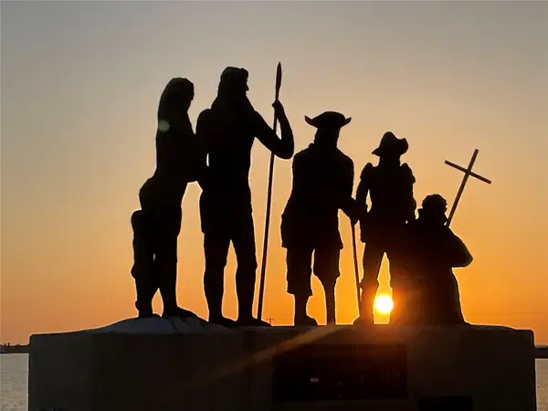 322-342 Whispering Woods Dr, Rockport, TX 78382