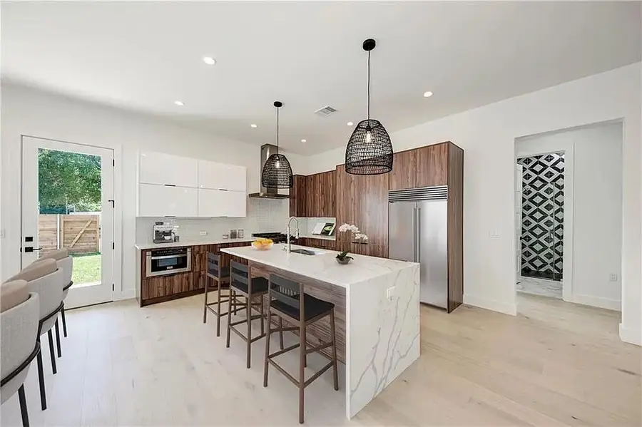 200 Tillery Sq #1, Austin, TX 78702 - Image #2