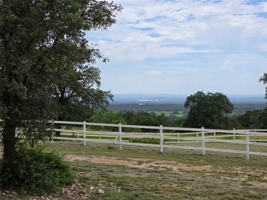 1251 Stone Mountain Dr, Marble Falls, TX 78654 - Image #3