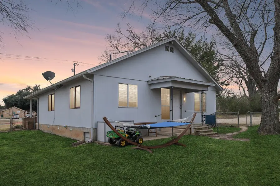 528 Old Mcdade Rd, Elgin, TX 78621 - #2