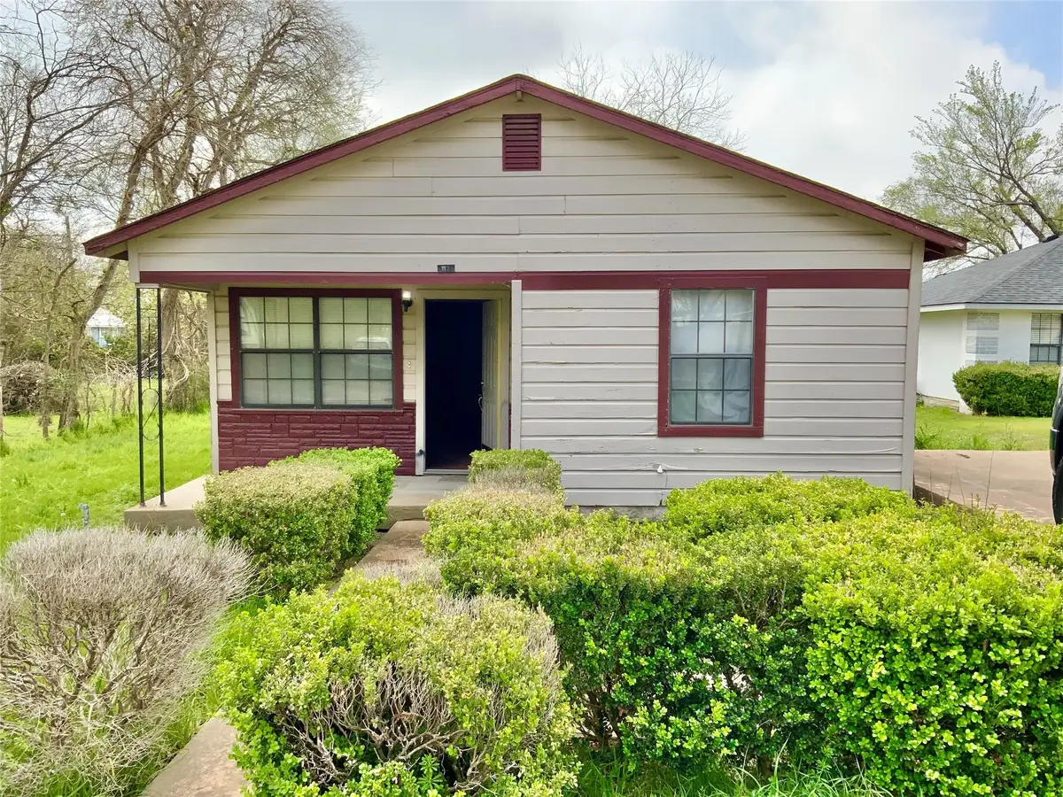 1113 W 3rd St, Taylor, TX 76574 - Image #1