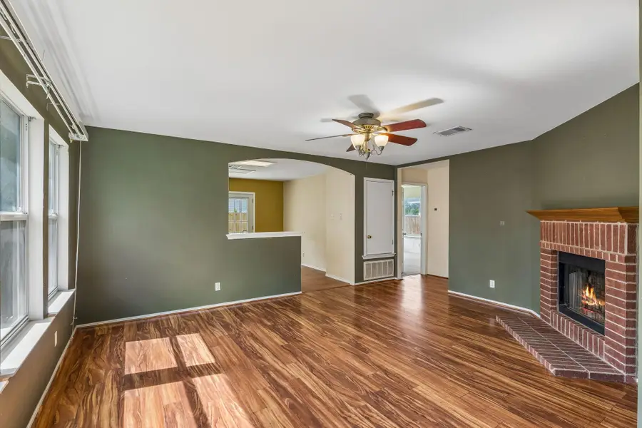 747 Blair Ave, Bastrop, TX 78602 - #3