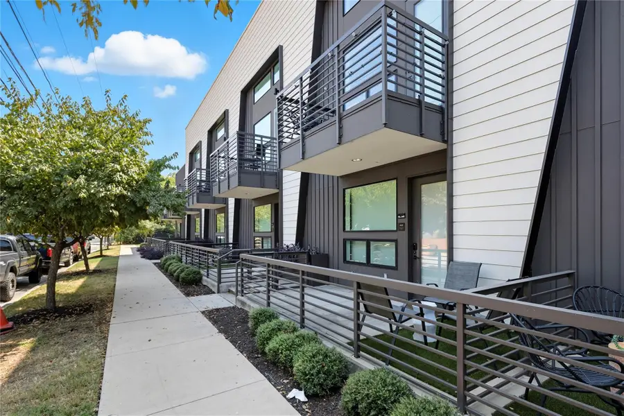 49 Navasota St #205, Austin, TX 78702 - #3