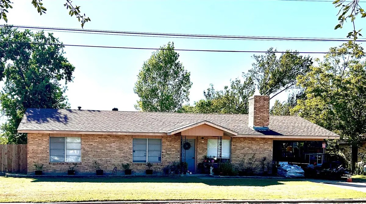 817 N Harris St, Giddings, TX 78942 - #1