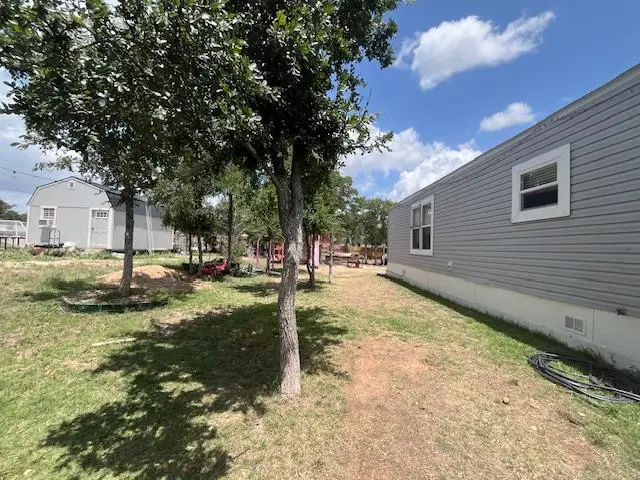 104 Agave Azul Cv, Dale, TX 78616 - Image #1