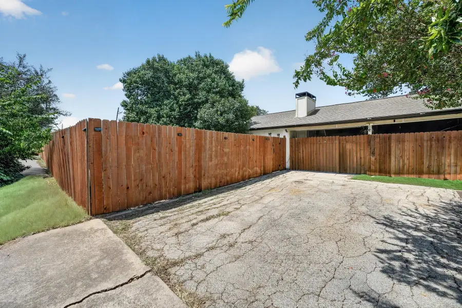 1628 Royal Hill Dr, Austin, TX 78741 - #2