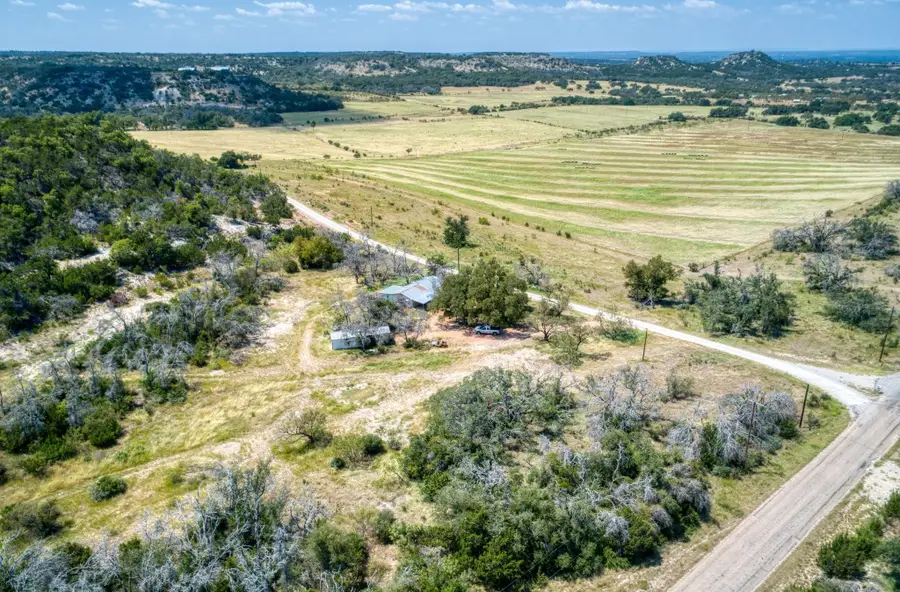 51 Ds Rd, Fredericksburg, TX 78624 - Image #2