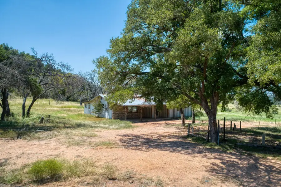 51 Ds Rd, Fredericksburg, TX 78624 - Image #3