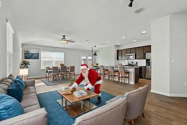 124 Harlan Dr, Hutto, TX 78634