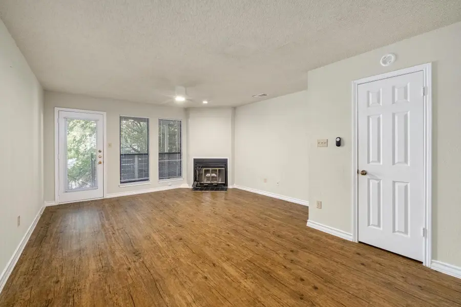 1404 Norwalk Ln #206, Austin, TX 78703 - #3