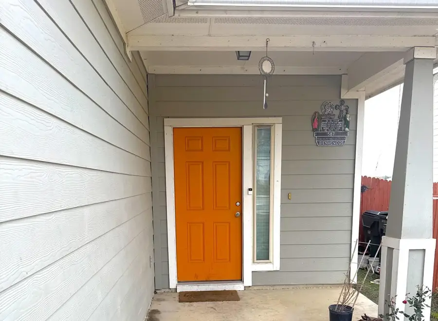 587 Twisted Oaks Ln, Buda, TX 78610 - #2