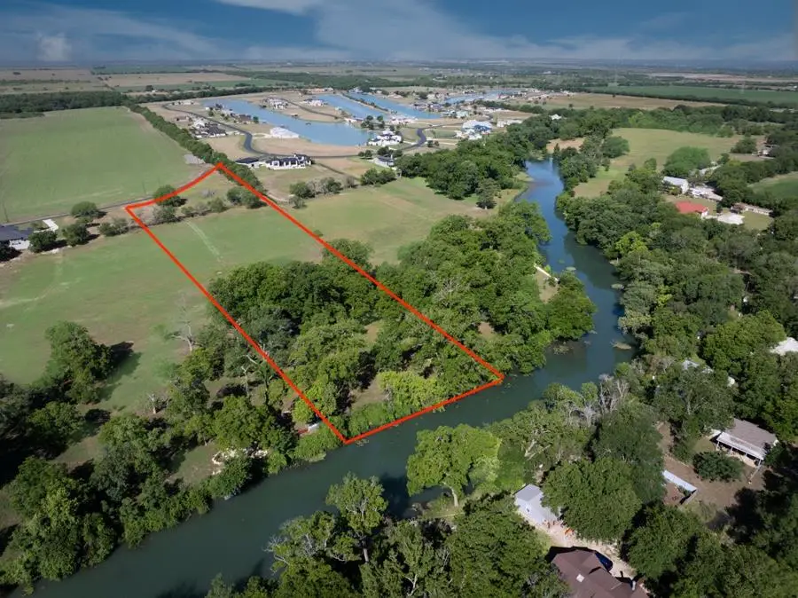 110 Rustic River Rd, Martindale, TX 78655 - Image #2