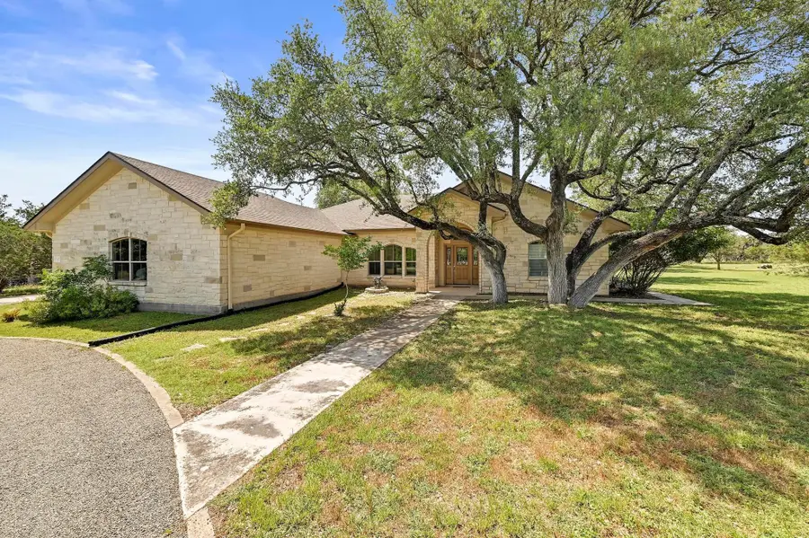 217 Circle Oaks Dr, Burnet, TX 78611 - Image #2