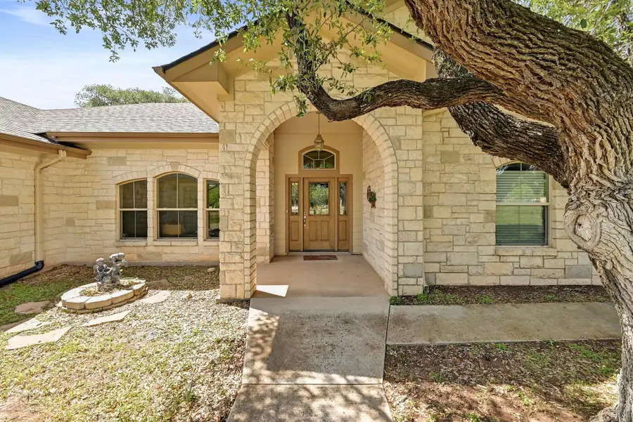 217 Circle Oaks Dr, Burnet, TX 78611 - Image #3