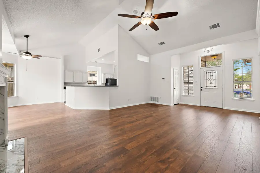 12409 Hunters Chase Dr, Austin, TX 78729 - #3