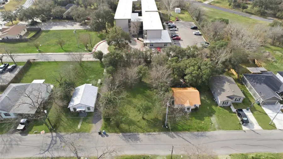 1059 Tabernacle St, Seguin, TX 78155 - #2