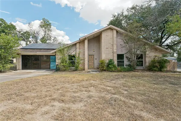 16602 Martins Ferry St, San Antonio, TX 78247