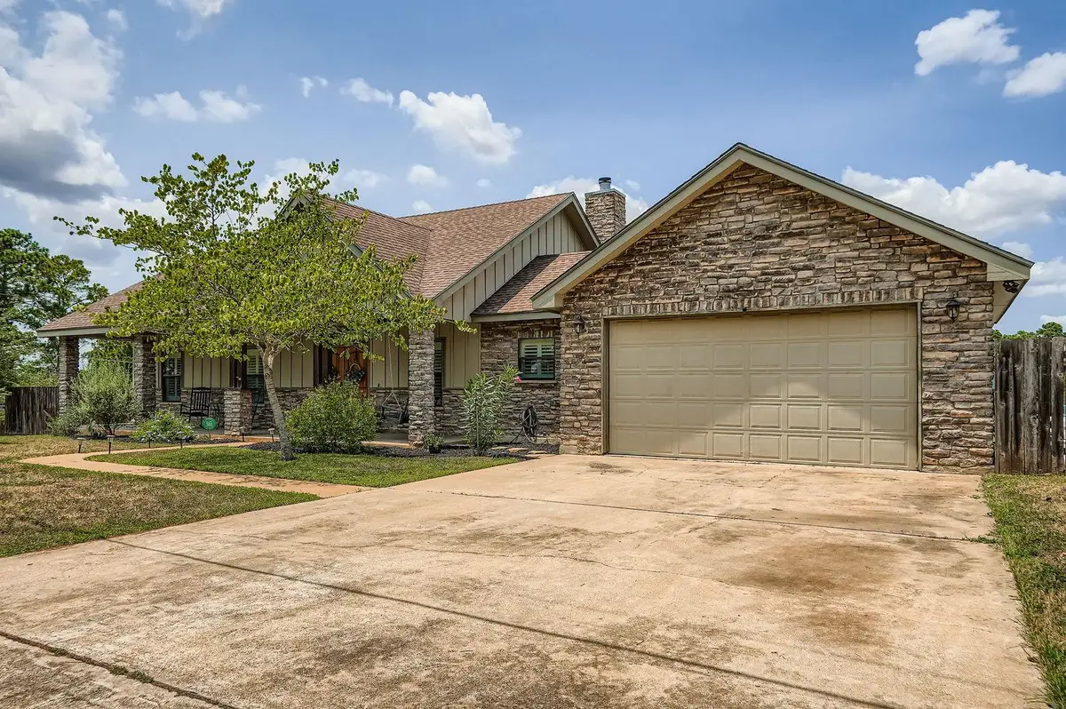 296 Makaha Dr, Bastrop, TX 78602 - Image #1