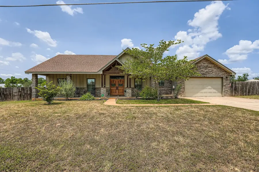 296 Makaha Dr, Bastrop, TX 78602 - Image #2