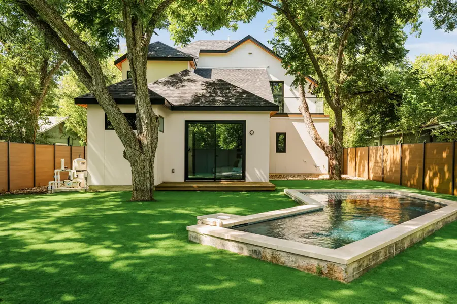 3210 Thompson St, Austin, TX 78702 - #3