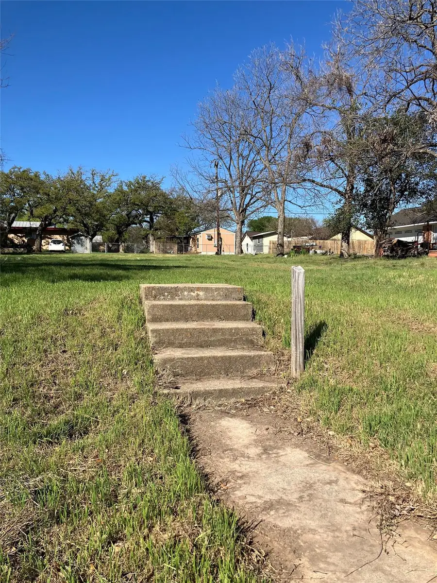 106 S Race St, Lampasas, TX 76550 - #2