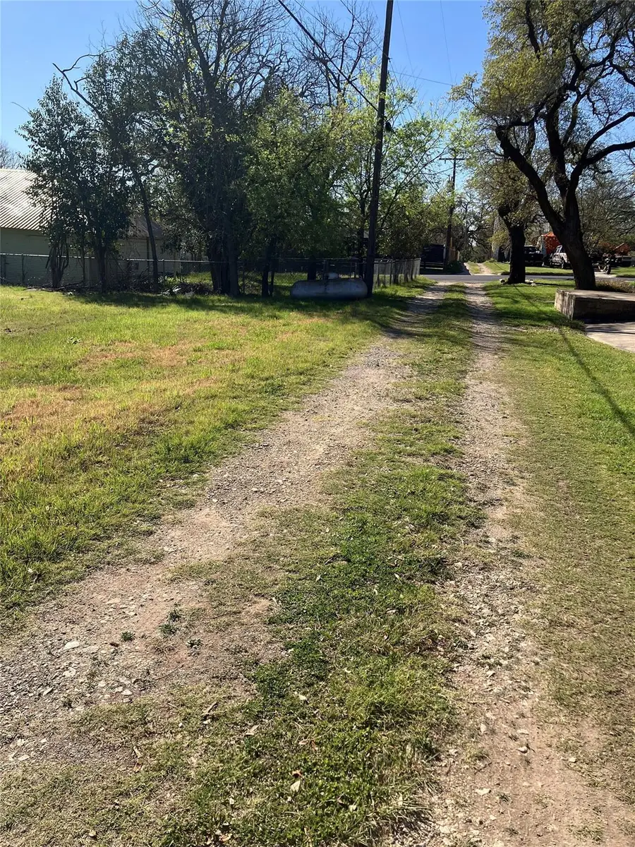 106 S Race St, Lampasas, TX 76550 - #3